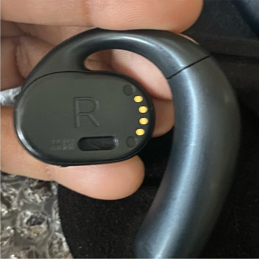 Bose Sport OpenEar True Wireless Black Earbuds with Charging Case. Barely used!